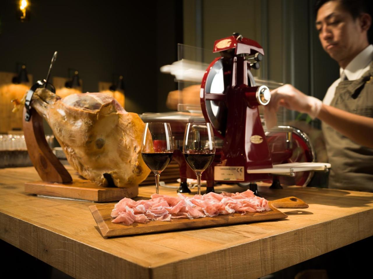 호시노 리조트 Omo7 아사히카와 외부 사진 A prosciutto slicer