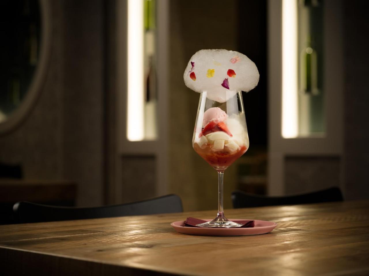 호시노 리조트 Omo7 아사히카와 외부 사진 A dessert at the restaurant