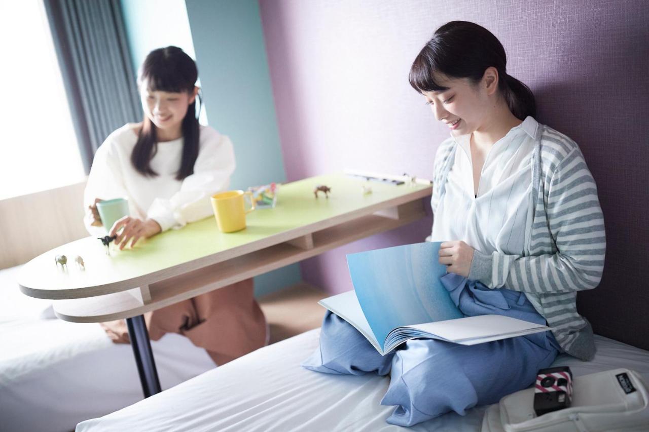 호시노 리조트 Omo7 아사히카와 외부 사진 Students studying in the dormitory